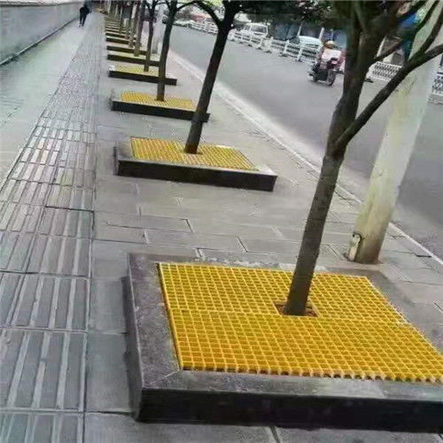 Prodotti in FRP pultrudo OEM con eccellente resistenza all'abrasione, griglia del letto di fiori